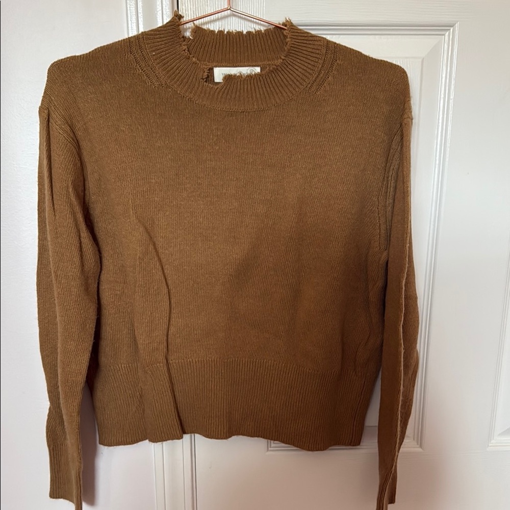 Earthy Brown Crew Neck Sweater with Long Sleeves